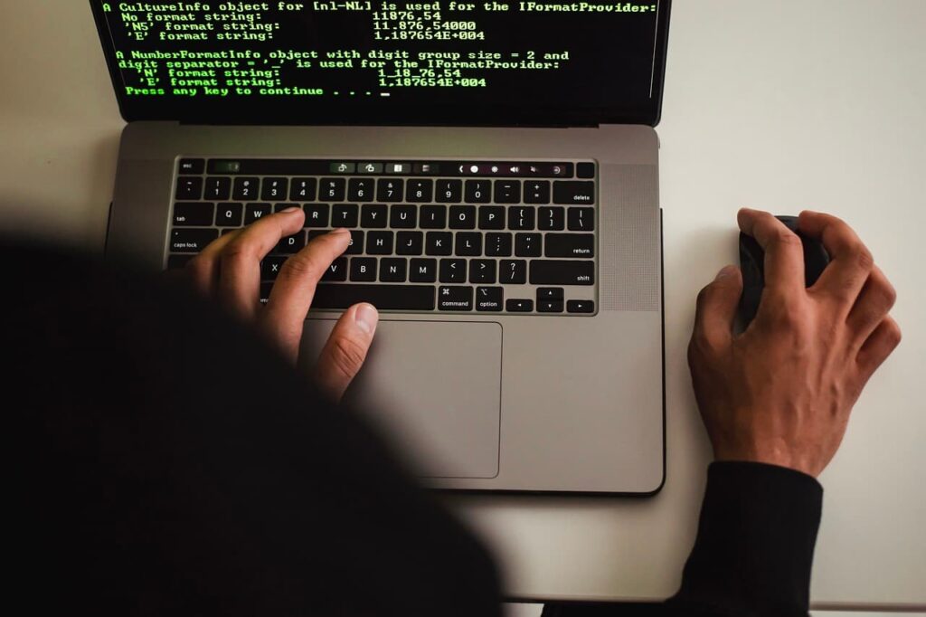 Navigating the digital workspace: The art of software development for offices